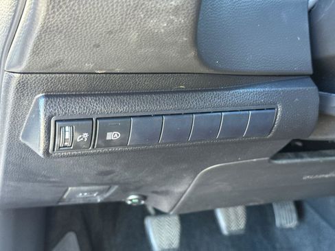 Used 2020 Toyota Corolla XSE image 28