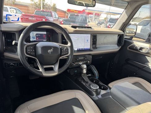 Used 2024 Ford Bronco Wildtrak image 3