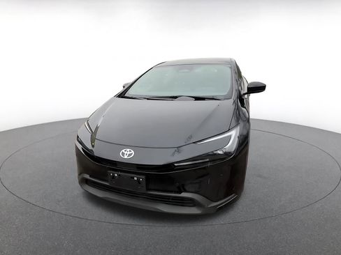 Used 2025 Toyota Prius LE image 8