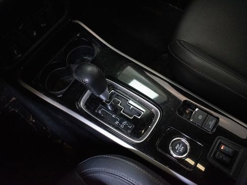 Used 2019 Mitsubishi Outlander AWD image 18