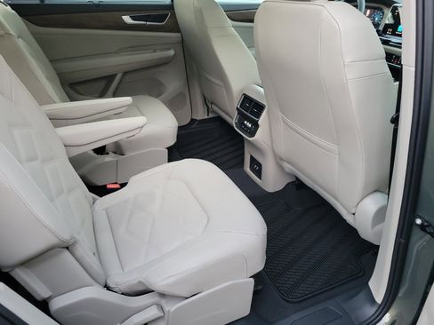 New 2026 Volkswagen Atlas SE FWD image 29