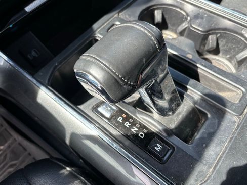 Used 2021 Ford F150 Lariat image 12