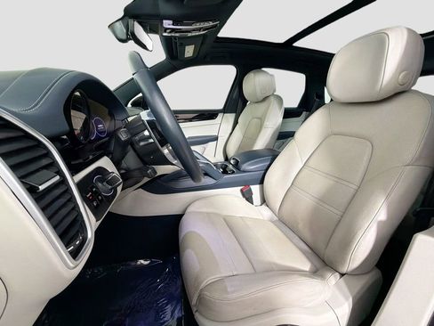 Used 2019 Porsche Cayenne E-Hybrid AWD/4WD image 22