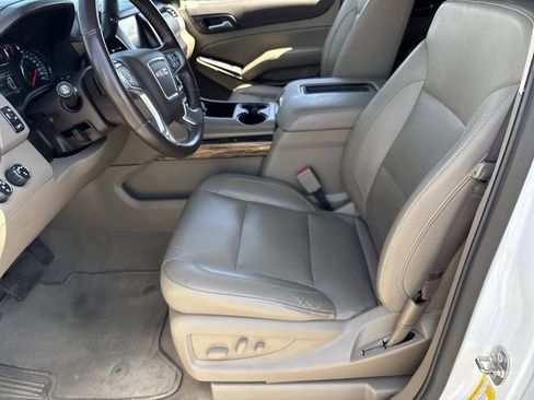 Used 2019 GMC Yukon SLT image 17
