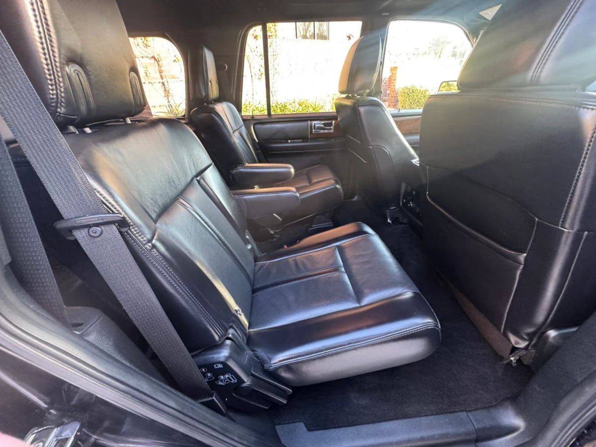 Used 2017 Lincoln Navigator Select AWD/4WD image 11