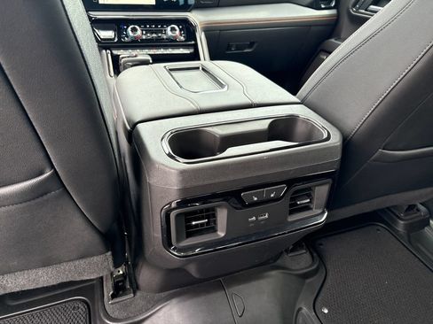 Certified 2022 GMC Sierra 1500 AT4 w/ AT4 Premium Package AWD/4WD image 43
