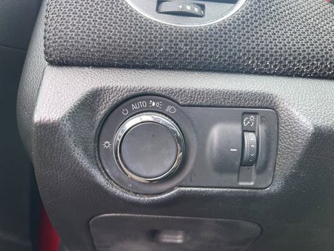 Used 2015 Chevrolet Cruze LT image 20