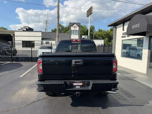 Used 2017 GMC Sierra 1500 Denali w/ Denali Ultimate Package AWD/4WD image 10