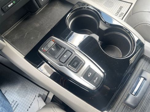 Used 2016 Honda Pilot Touring image 29