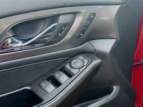 Used 2023 Chevrolet Traverse Premier image 25