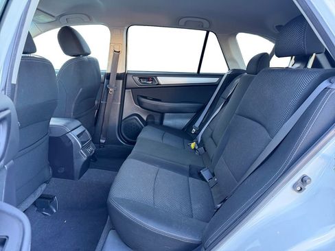 Used 2019 Subaru Outback 2.5i Premium image 16