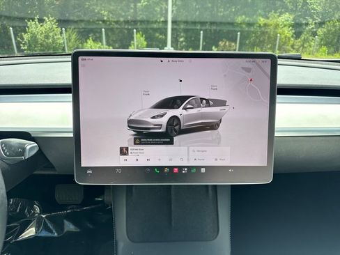 Used 2022 Tesla Model 3 Long Range AWD/4WD image 18
