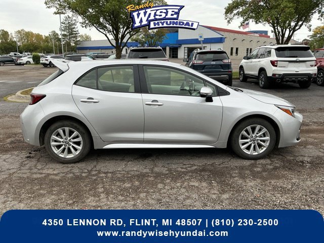 Used 2025 Toyota Corolla SE w/ SE Package FWD image 10