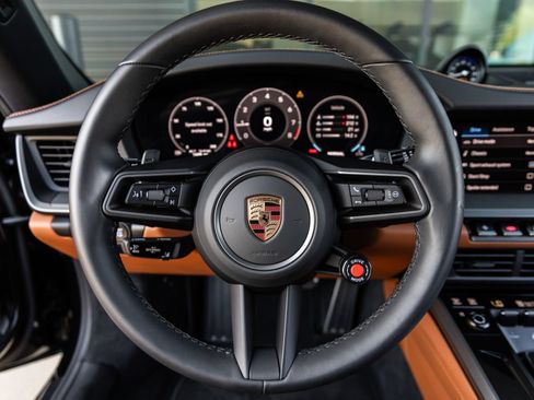 Used 2025 Porsche 911 Carrera RWD image 29