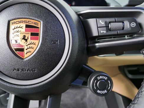 New 2026 Porsche Cayenne Coupe AWD/4WD image 11