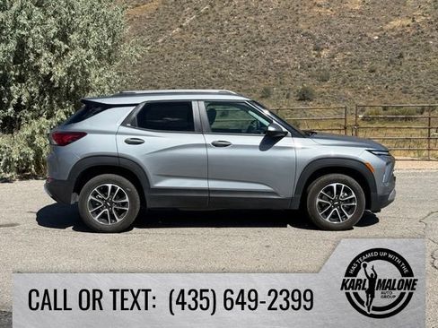 Used 2025 Chevrolet TrailBlazer LT AWD/4WD image 6