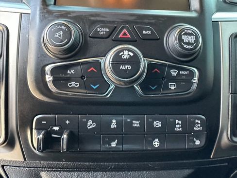 Used 2017 RAM 2500 Big Horn w/ Sport Appearance Group AWD/4WD image 40