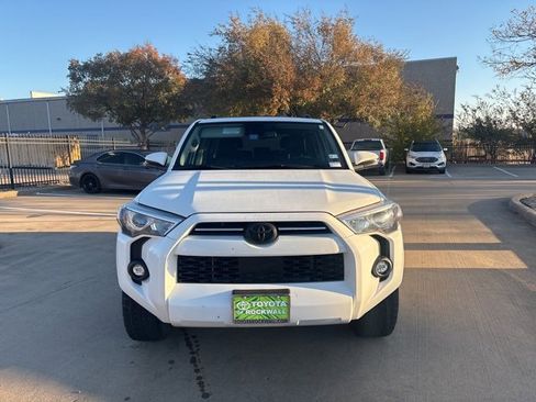 Certified 2023 Toyota 4Runner SR5 Premium image 2