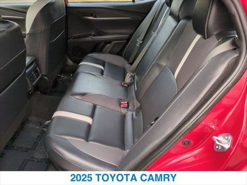Used 2025 Toyota Camry SE w/ Convenience Package FWD image 22