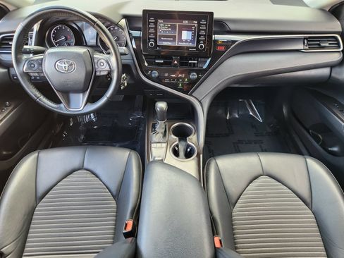 Used 2022 Toyota Camry SE FWD image 2