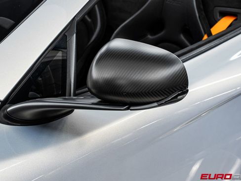 Used 2016 McLaren 675LT Spider image 19