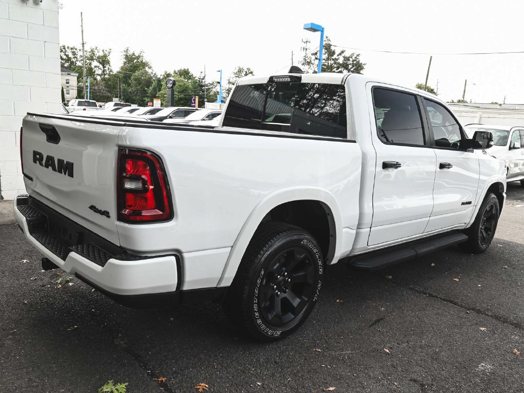 Used 2025 RAM 1500 Big Horn AWD/4WD image 4