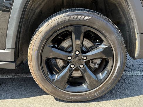 Used 2024 Jeep Grand Cherokee L Laredo image 52