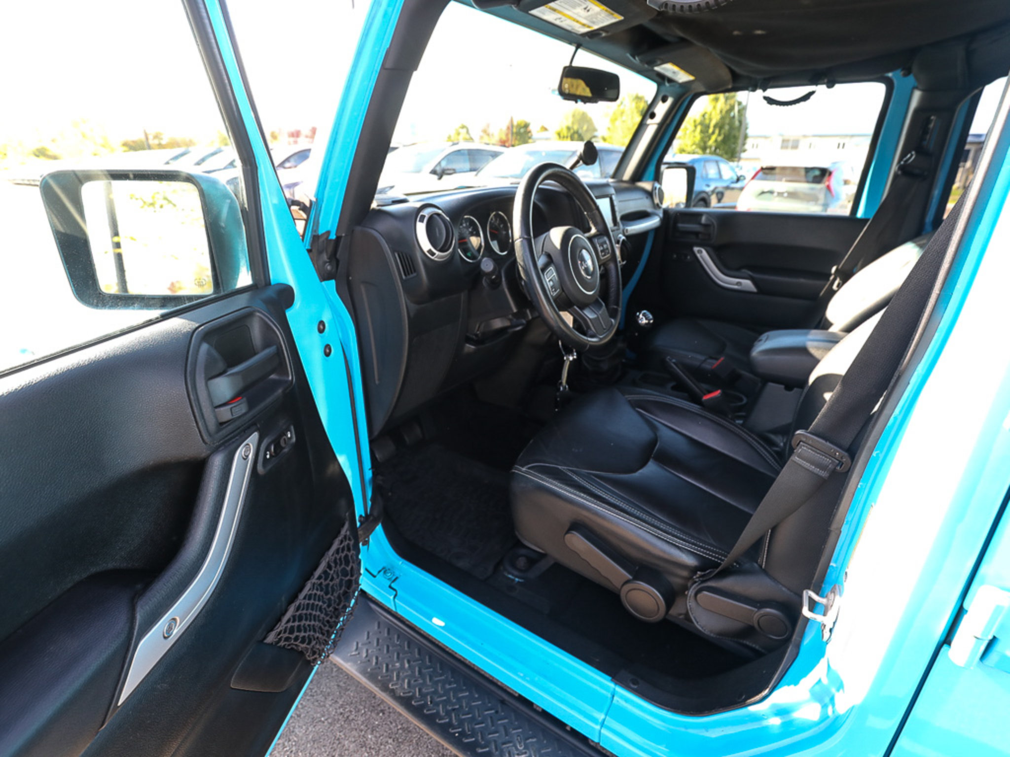 Used 2017 Jeep Wrangler Unlimited Sahara AWD/4WD image 11