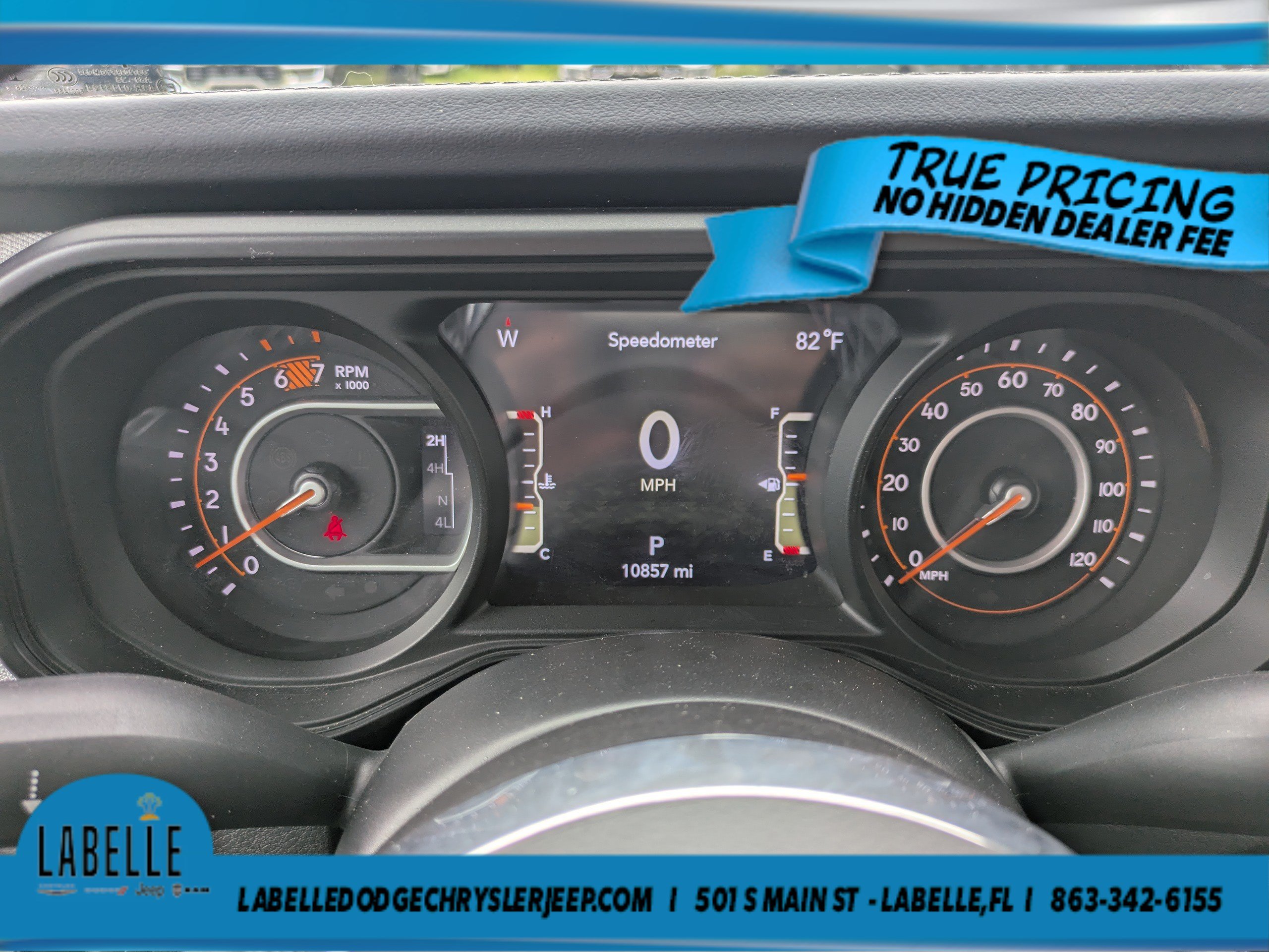 Used 2026 Jeep Wrangler Unlimited Sahara AWD/4WD image 23