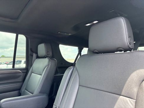 Used 2023 Chevrolet Suburban Z71 w/ Luxury Package AWD/4WD image 30
