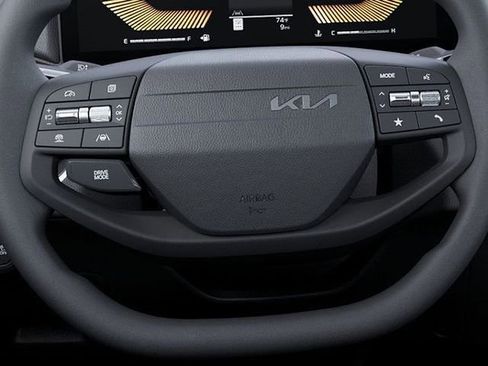 New 2025 Kia K4 LXS image 39