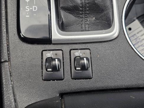 Used 2017 Toyota Highlander SE image 30