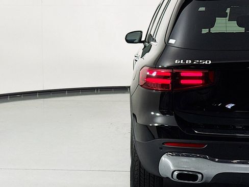 New 2025 Mercedes-Benz GLB 250 image 24