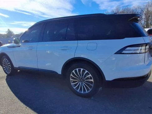 Used 2024 Lincoln Aviator AWD w/ Premium Package image 6