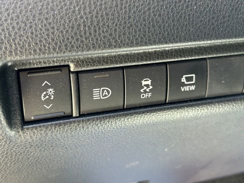 Certified 2024 Toyota Venza Limited AWD/4WD image 24