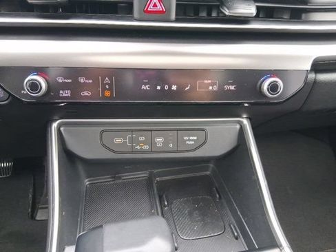 Used 2025 Kia Carnival SX FWD image 23