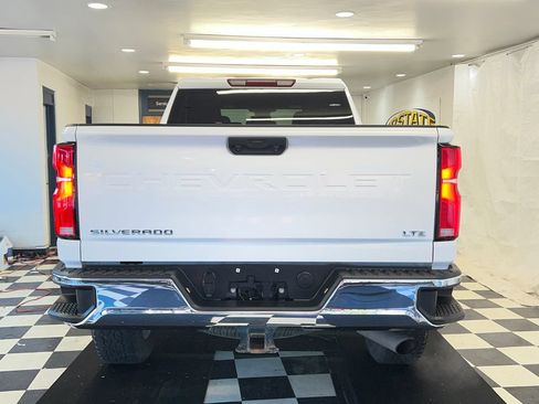 Used 2025 Chevrolet Silverado 2500 LTZ AWD/4WD image 16