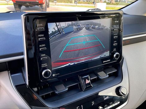 Used 2021 Toyota Corolla LE image 25