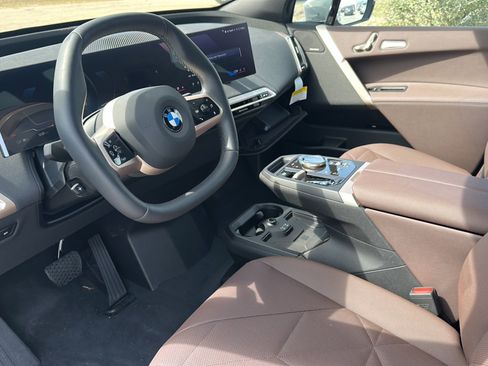 New 2026 BMW iX xDrive45 image 6