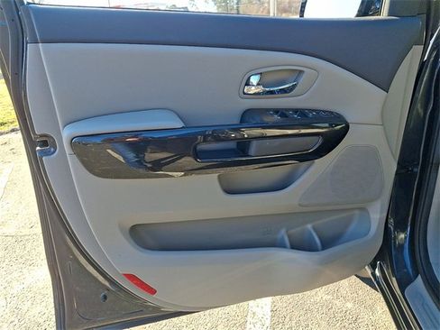 Used 2017 Kia Sedona EX image 12