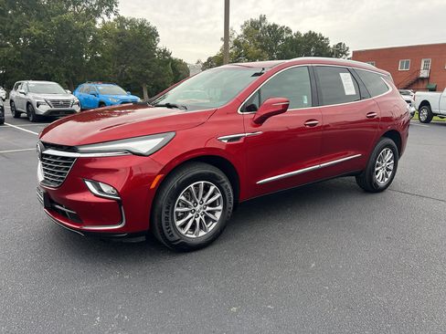 Used 2024 Buick Enclave Premium image 61