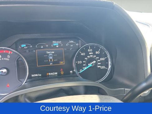 Used 2020 Ford F350 Platinum w/ FX4 Off-Road Package AWD/4WD image 9