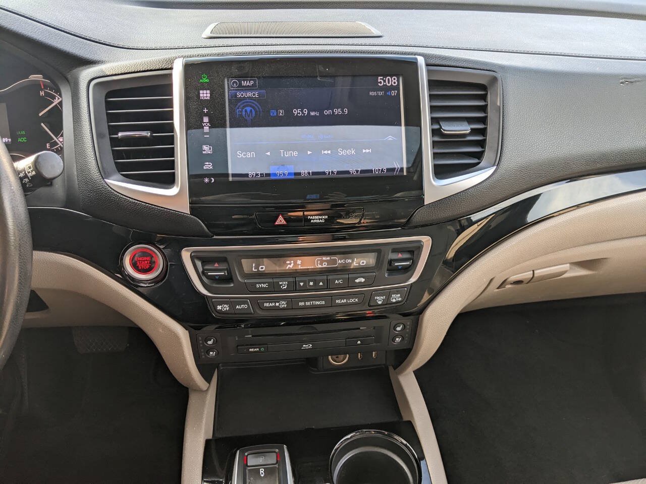 Used 2016 Honda Pilot Elite image 19