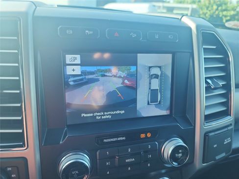 Certified 2019 Ford F450 Platinum w/ Platinum Ultimate Package AWD/4WD image 36