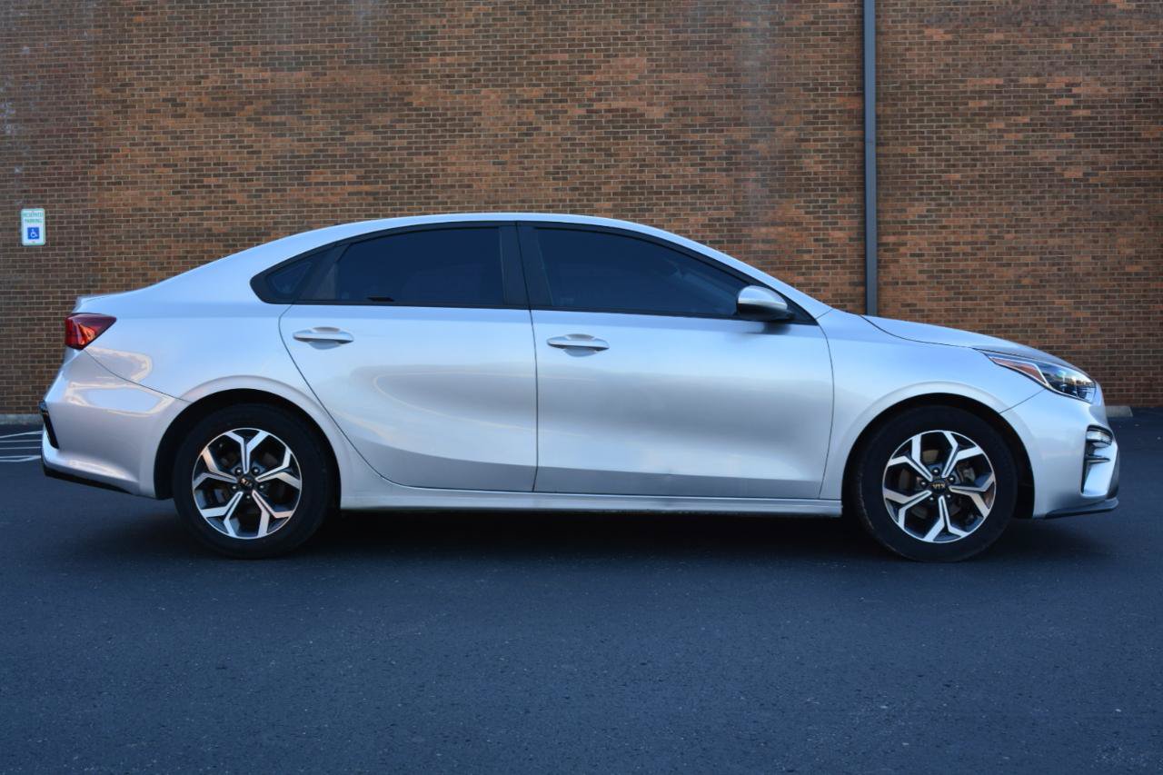 Used 2021 Kia Forte LXS FWD image 3