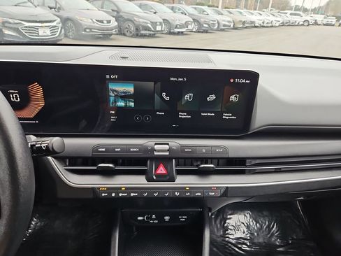 Used 2025 Kia K4 LXS image 15