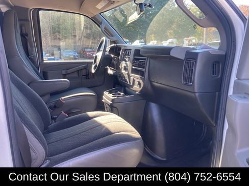 Used 2022 GMC Savana 2500 w/ Driver Convenience Package image 12