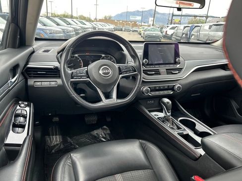 Used 2023 Nissan Altima 2.5 SR FWD image 10