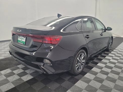 Used 2022 Kia Forte LXS w/ LXS Technology Package FWD image 9