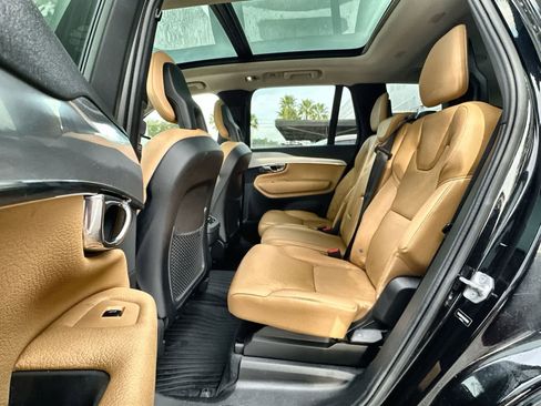Used 2016 Volvo XC90 T6 Momentum image 13